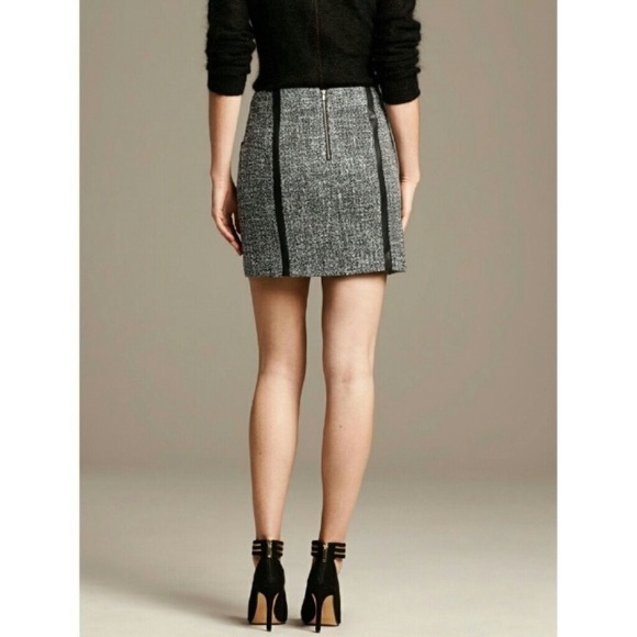 Banana republic woman’s piped tweed skirt. Size 6 - Picture 3 of 8